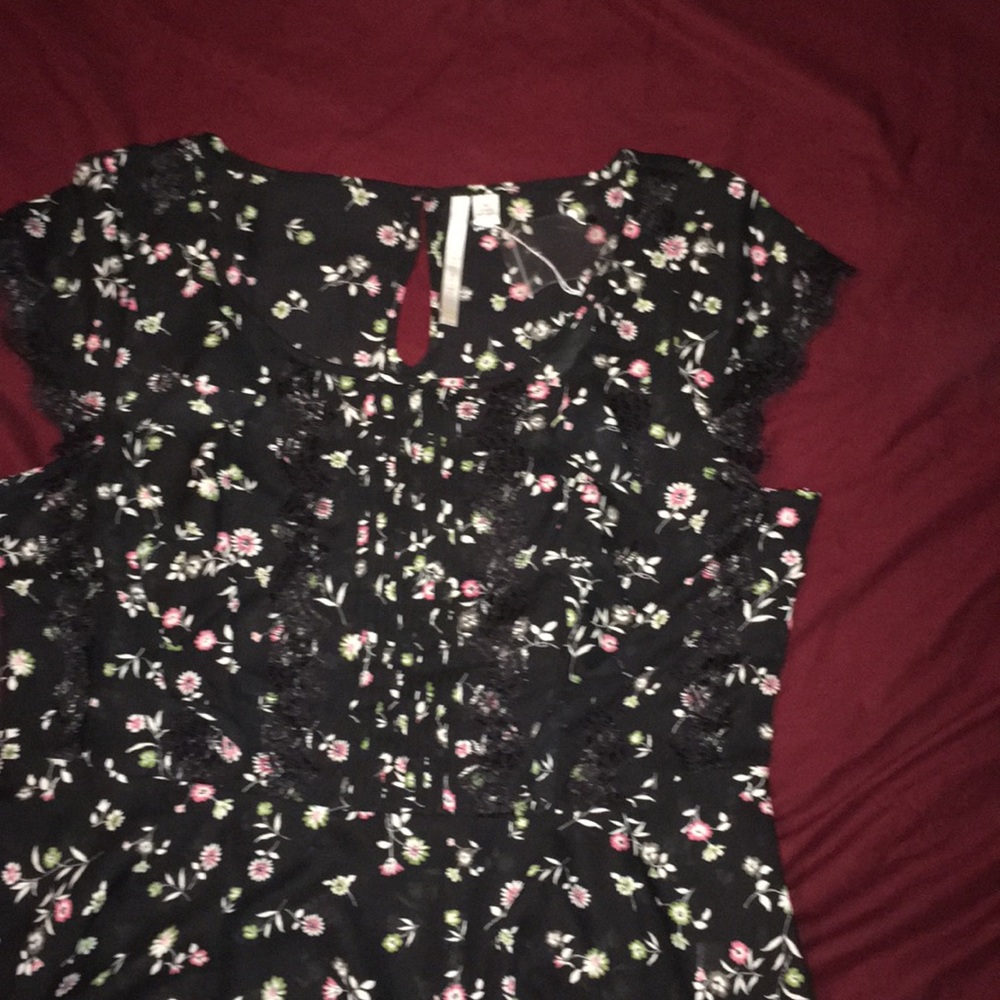 Cap sleeved dressy top